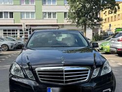 Schwarz Gebraucht 2010 Mercedes E200 Limousine | 9.300 € (Fairer Preis)
