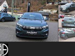 Zeder grün Neu 2025 Dacia Sandero Journey Kleinwagen | 17.990 €