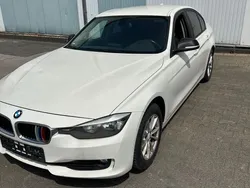 Weiß Gebraucht 2013 BMW 318 Sport Line Limousine | 6.600 € (Fairer Preis)