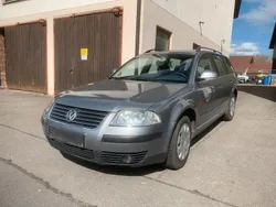 Grau Gebraucht 2004 VW Passat Kombi | 700 € (Superpreis)