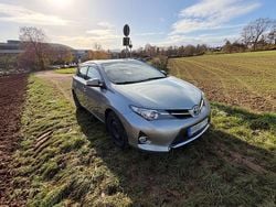 Silber Gebraucht 2013 Toyota Auris Hybrid Kleinwagen | 8.000 € (Fairer Preis)