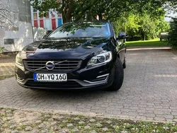 Schwarz Gebraucht 2016 Volvo V60 Momentum Kombi | 14.300 € (Fairer Preis)