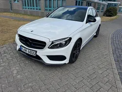 Weiß Gebraucht 2018 Mercedes C200 AMG line Limousine | 19.000 € (Fairer Preis)
