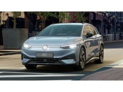 Blau Gebraucht 2025 VW ID.7 Pro Kombi | 49.925 €