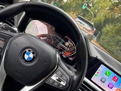 Weiß Gebraucht 2019 BMW 318 Limousine | 22.000 €