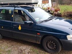 Blau Gebraucht 1998 Ford Escort Kombi | 500 € (Guter Preis)