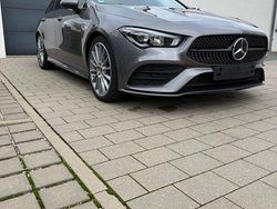 Grau Gebraucht 2019 Mercedes CLA220 Shooting Brake AMG line Kombi | 27.000 € (Etwas zu teuer)
