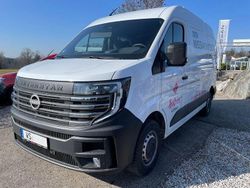 Weiss Gebraucht 2024 Nissan Interstar N-Connecta Van | 31.999 € (Superpreis)
