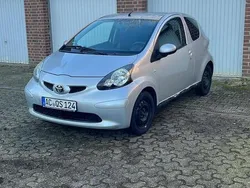 Silber Gebraucht 2007 Toyota Aygo Kleinwagen | 930 € (Guter Preis)
