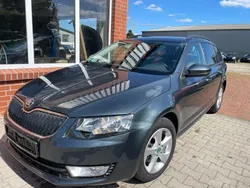 Grau Gebraucht 2016 Skoda Octavia Ambition Kombi | 13.999 € (Fairer Preis)