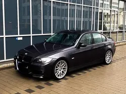 Grau Gebraucht 2005 BMW 325 Basis Limousine | 7.990 €