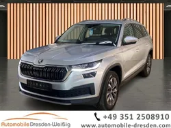 Silber brilliantsilber metallic (metallic) Gebraucht 2024 Skoda Kodiaq Style SUV | 34.980 € (Superpreis)