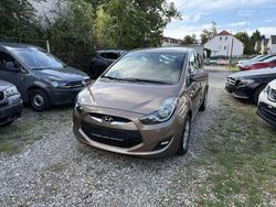 Braun Gebraucht 2015 Hyundai ix20 Classic Kleinwagen | 5.999 €