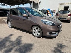 Braun Gebraucht 2012 Renault Scénic III Dynamique Van / Kleinbus | 5.000 € (Fairer Preis)