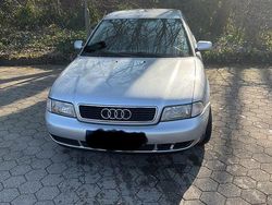 Grau Gebraucht 1995 Audi A4 Limousine | 2.200 €