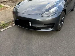 Grau Gebraucht 2021 Tesla Model 3 Standard Range Plus Limousine | 22.610 € (Fairer Preis)