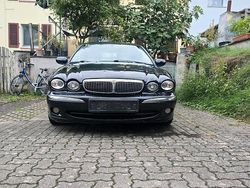 Schwarz Gebraucht 2005 Jaguar X-type Limousine | 2.500 €