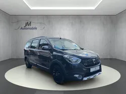 Grau Gebraucht 2022 Dacia Lodgy Stepway Van / Kleinbus | 10.990 € (Superpreis)