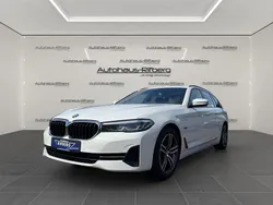 Weiß Gebraucht 2022 BMW 530e Shadowline Limousine | 29.890 € (Fairer Preis)