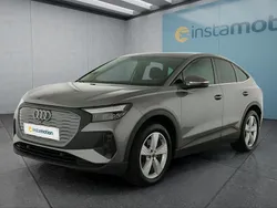 Grau Gebraucht 2022 Audi Q4 Sportback e-tron SUV | 27.599 € (Teuer)