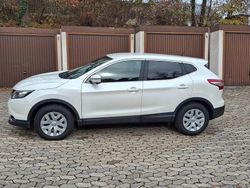 Weiß Gebraucht 2015 Nissan Qashqai N-Connecta SUV | 9.290 € (Guter Preis)
