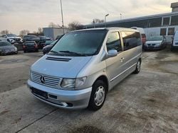Silber Gebraucht 2001 Mercedes V220 Van / Kleinbus | 2.900 €