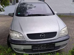 Grau Gebraucht 2001 Opel Zafira Van / Kleinbus | 500 € (Superpreis)