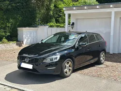 Grau Gebraucht 2015 Volvo V60 Momentum Kombi | 6.700 € (Superpreis)