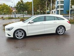 Weiß Gebraucht 2016 Mercedes CLA180 Shooting Brake Kombi | 16.800 € (Fairer Preis)