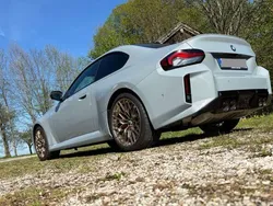Grau Gebraucht 2023 BMW M2 Performance Coupé | 63.900 € (Etwas zu teuer)
