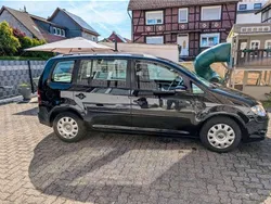 Schwarz Gebraucht 2010 VW Touran Trendline Van / Kleinbus | 4.999 € (Fairer Preis)
