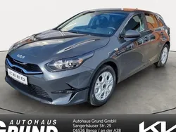 Grau Gebraucht 2024 Kia Ceed Vision Limousine | 20.990 € (Superpreis)