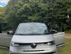 Silber Gebraucht 2024 VW T7 Edition Van | 61.499 € (Fairer Preis)