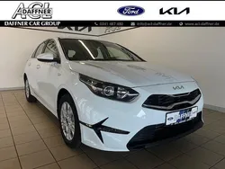 Weiss Neu 2024 Kia Ceed Vision Limousine | 22.990 € (Fairer Preis)