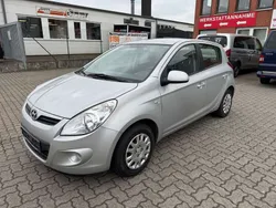 Silber Gebraucht 2011 Hyundai i20 Comfort Limousine | 3.790 € (Guter Preis)