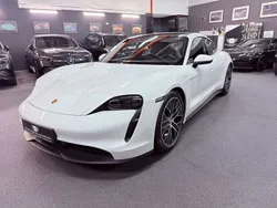 Weiß Gebraucht 2022 Porsche Taycan Sport Limousine | 61.890 € (Guter Preis)