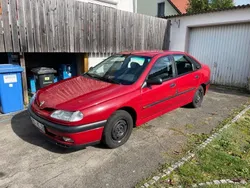 Rot Gebraucht 1995 Renault Laguna Limousine | 1.590 €