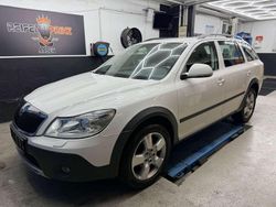 Weiß Gebraucht 2013 Skoda Octavia Kombi | 6.990 € (Guter Preis)