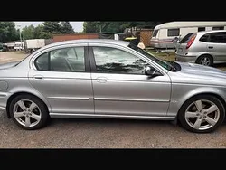 Silber Gebraucht 2007 Jaguar X-type Limousine | 3.499 €