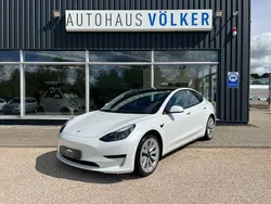 Weiß Gebraucht 2022 Tesla Model 3 RWD Limousine | 27.750 € (Guter Preis)