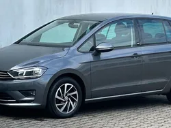 Grau Gebraucht 2017 VW Golf Sportsvan Sound Van / Kleinbus | 13.925 € (Guter Preis)