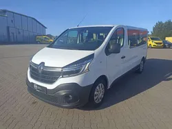 Gletscherweiss Gebraucht 2021 Renault Trafic Life Van | 27.899 €