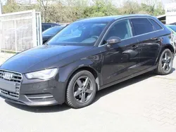 Belugabraun metallic Gebraucht 2015 Audi A3 Sportback Ambiente Limousine | 14.900 € (Fairer Preis)