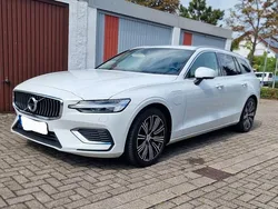 Weiß Gebraucht 2021 Volvo V60 Inscription Kombi | 37.300 € (Fairer Preis)
