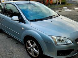 Silber Gebraucht 2004 Ford Focus | 3.999 €