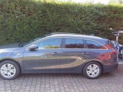 Grau Gebraucht 2025 Kia Ceed Sportswagon Kombi | 25.985 € (Superpreis)