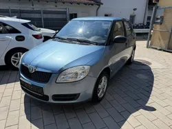 Blau Gebraucht 2010 Skoda Fabia Limousine | 2.999 € (Guter Preis)