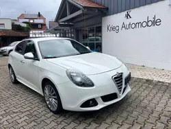Weiß Gebraucht 2011 Alfa Romeo Giulietta Turismo Kleinwagen | 7.890 € (Fairer Preis)