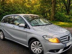 Silber Gebraucht 2012 Mercedes B220 Van / Kleinbus | 8.000 €