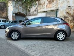 Braun Gebraucht 2012 Hyundai i30 Trend Limousine | 6.200 € (Superpreis)